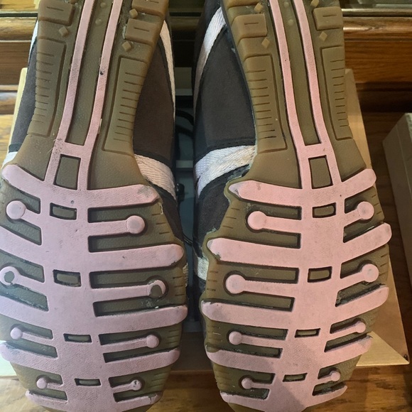 Women’s size 8.5 shoe - Picture 8 of 13